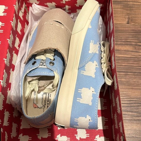 NWT Sperry x Warm & Wonderful Cloud CVO Sheep Sneaker Princess Diana Print! - Picture 3 of 8